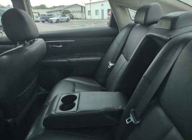 
								Nissan Altima full									