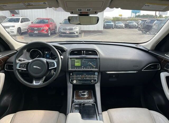 
 Jaguar F-PACE full									