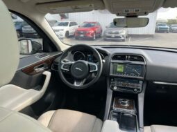 Jaguar F-PACE full