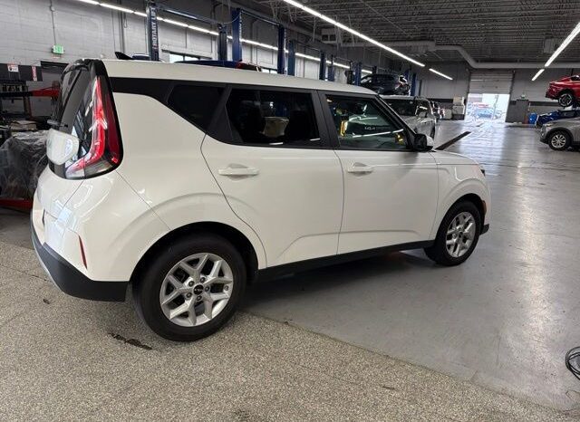 
								Kia Soul full									