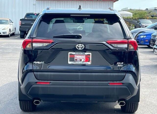 
								Toyota RAV4 full									