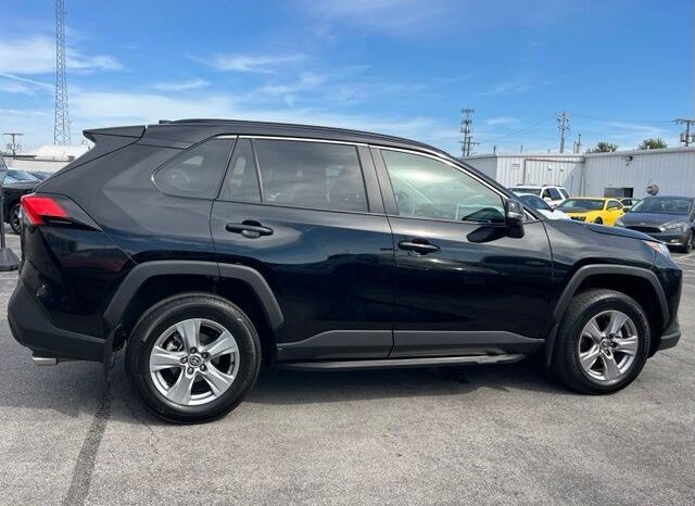 
								Toyota RAV4 full									