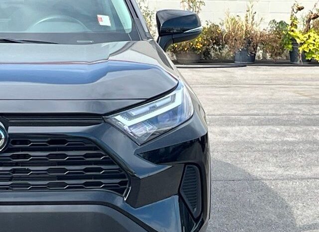 
								Toyota RAV4 full									