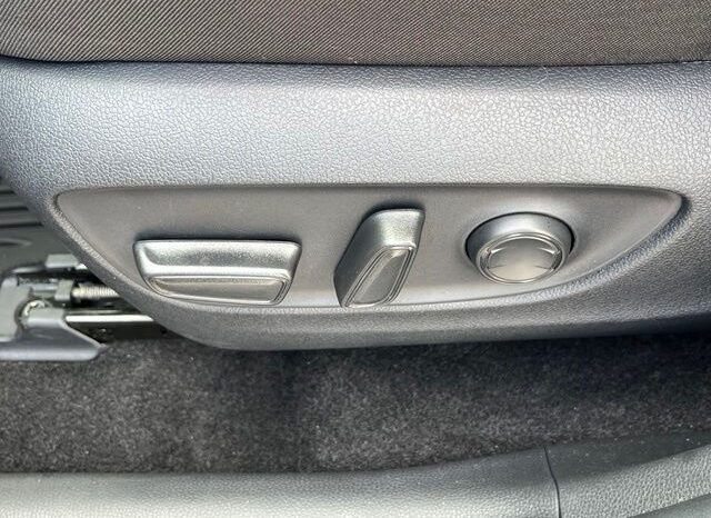 
								Toyota RAV4 full									