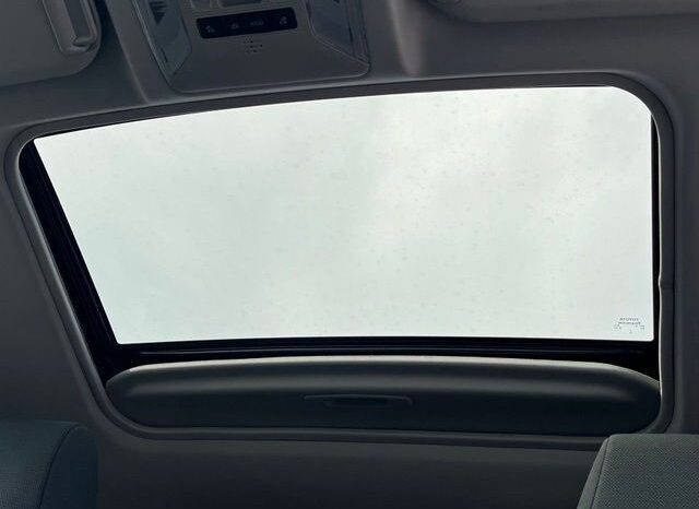 
								Toyota RAV4 full									