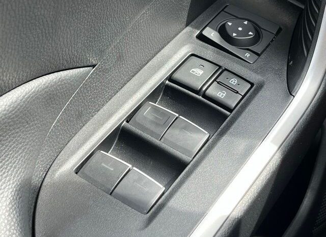 
								Toyota RAV4 full									