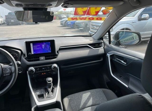
								Toyota RAV4 full									