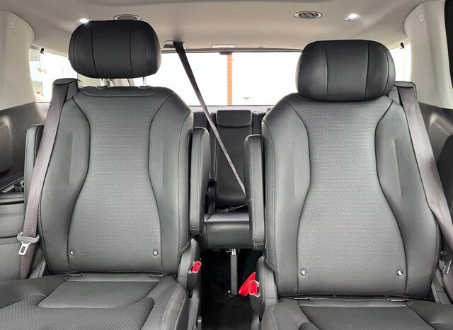 
								Kia Carnival full									