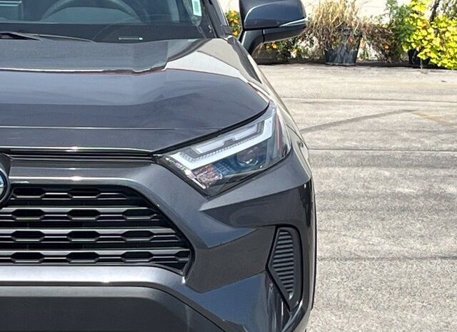 
								Toyota RAV4 Hybrid full									