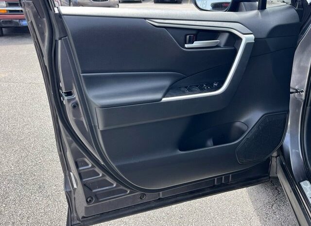 
								Toyota RAV4 Hybrid full									