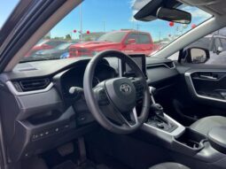 
										Toyota RAV4 Hybrid full									