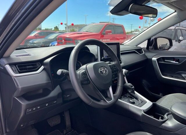 
								Toyota RAV4 Hybrid full									
