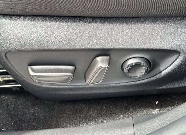 
								Toyota RAV4 Hybrid full									