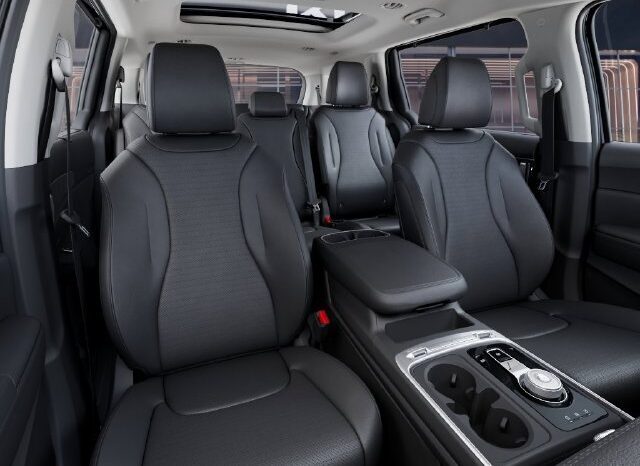 
								Kia Carnival Hybrid full									