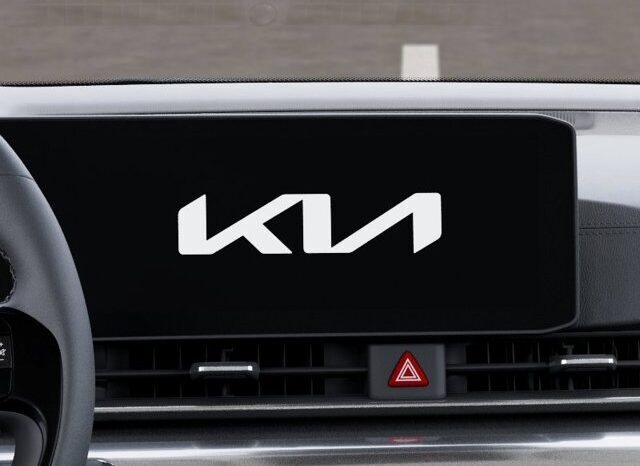 
								Kia Carnival Hybrid full									