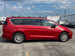 
										Chrysler Pacifica full									