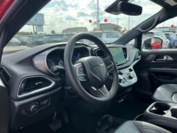 
										Chrysler Pacifica full									