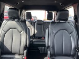 
										Chrysler Pacifica full									