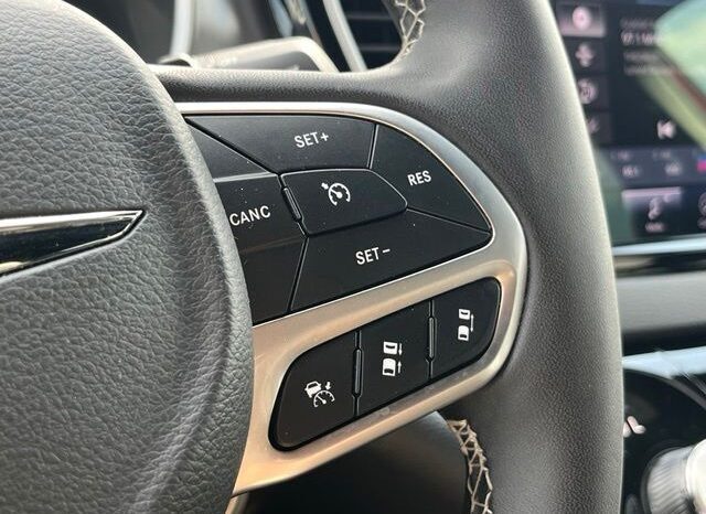 
								Chrysler Pacifica full									