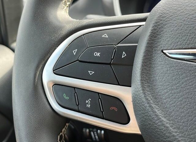 
								Chrysler Pacifica full									