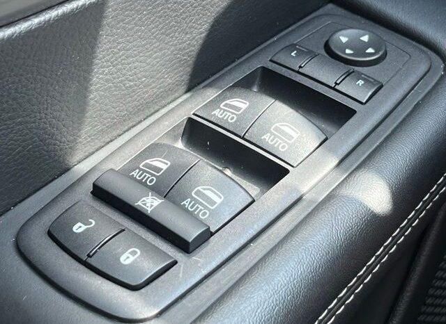 
								Chrysler Pacifica full									