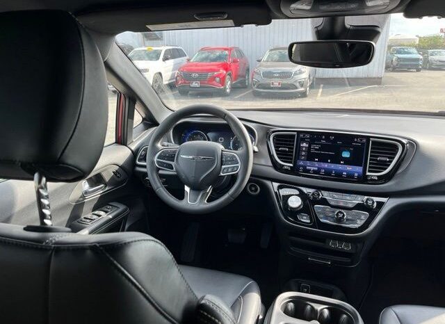 
								Chrysler Pacifica full									
