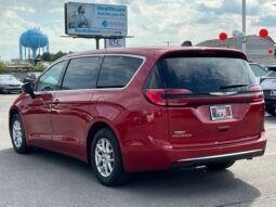 
										Chrysler Pacifica full									