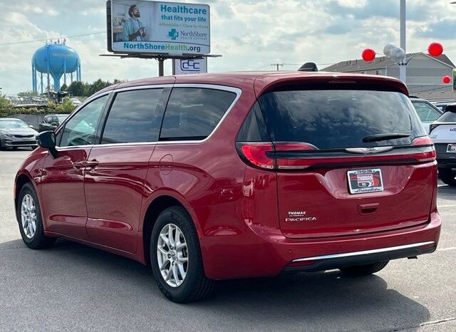 
								Chrysler Pacifica full									