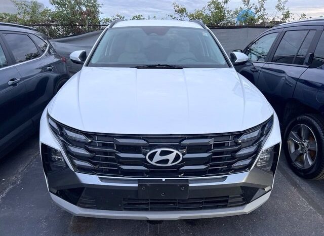 
								Hyundai Tucson full									