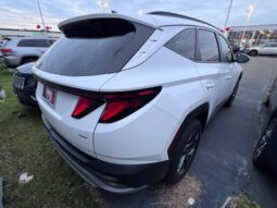 
										Hyundai Tucson full									