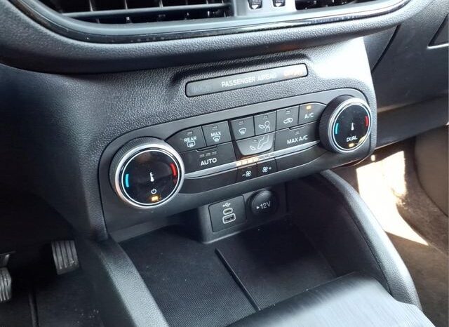 
								Ford Escape full									