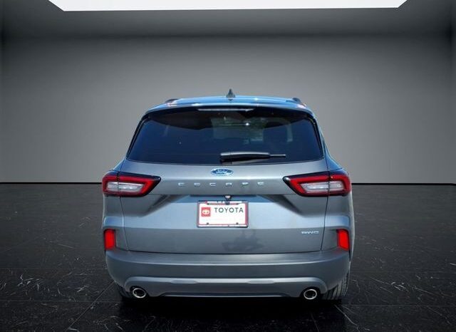 
								Ford Escape full									