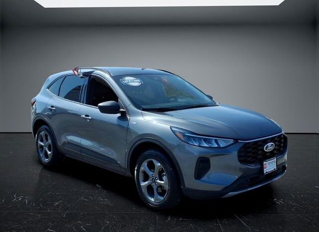 
								Ford Escape full									
