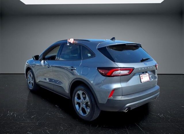 
								Ford Escape full									