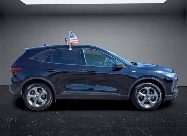 
								Ford Escape full									