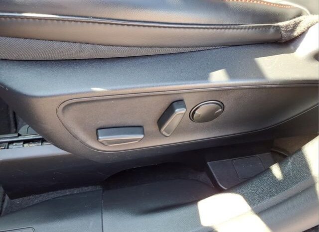 
								Ford Escape full									