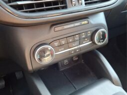 
										Ford Escape full									