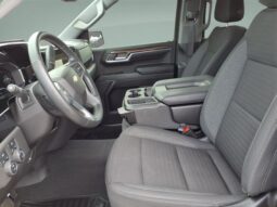 
										Chevrolet Silverado 1500 full									
