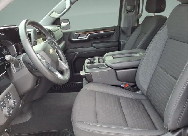 
								Chevrolet Silverado 1500 full									