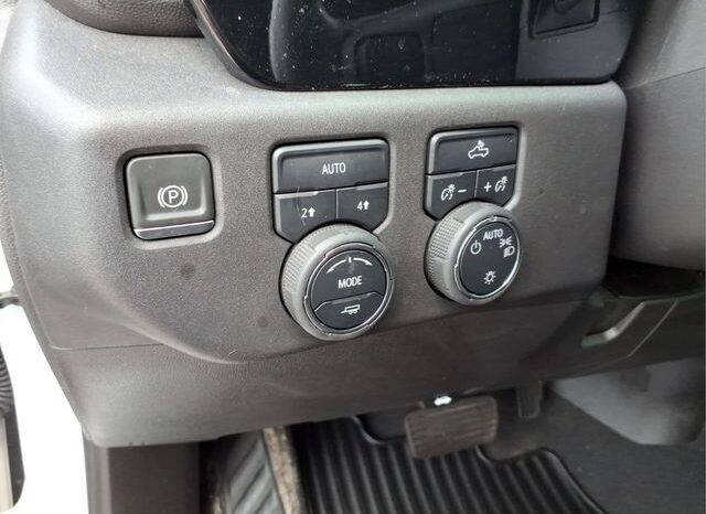
								Chevrolet Silverado 1500 full									