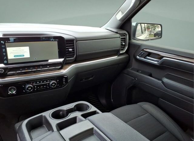 
								Chevrolet Silverado 1500 full									