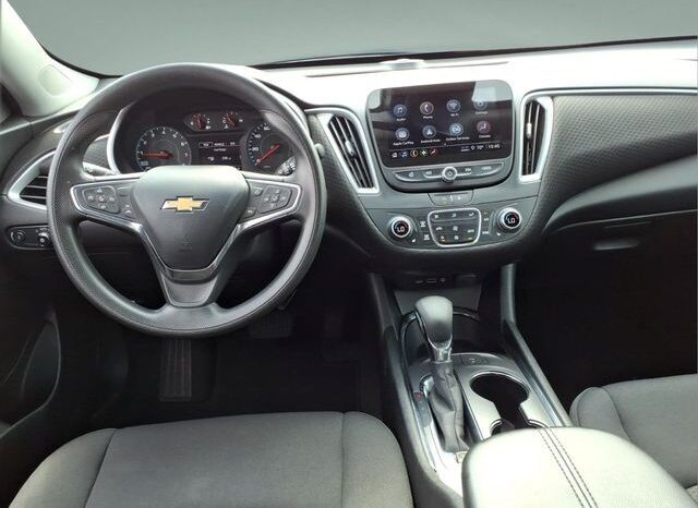 
								Chevrolet Malibu full									