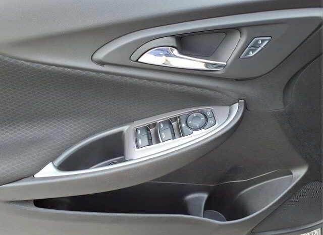 
								Chevrolet Malibu full									