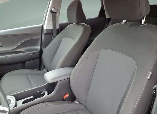 
								Hyundai Kona full									