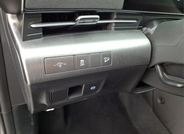 
								Hyundai Kona full									