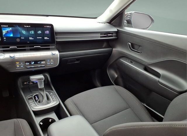 
								Hyundai Kona full									