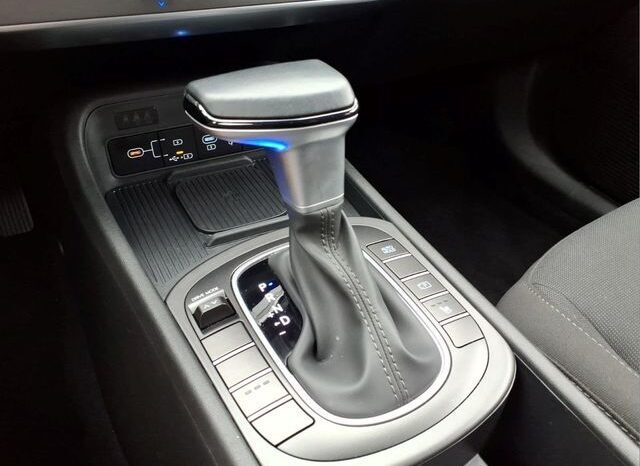 
								Hyundai Kona full									