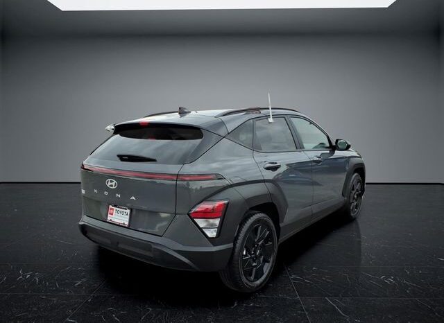
								Hyundai Kona full									