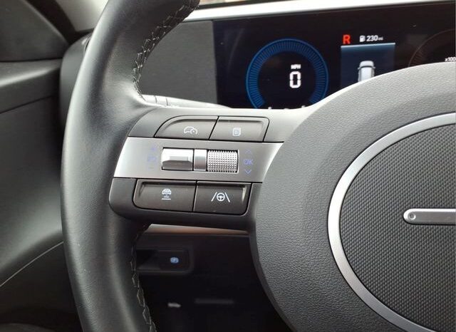 
								Hyundai Kona full									