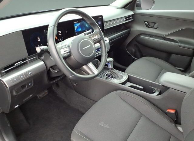 
								Hyundai Kona full									